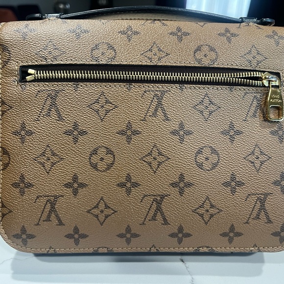 !!!!SOLD!!!! Lous Vuitton 💯 authentic PO Métis mm m rev - Picture 2 of 7